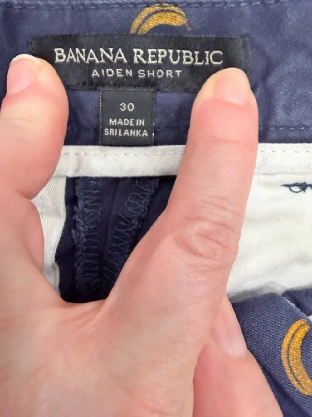 Banana Republic Aiden Shorts Mens 30 Banana Print Navy Stretch Chino Shorts